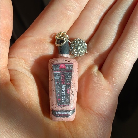 Accessories - barstool inspired keychain